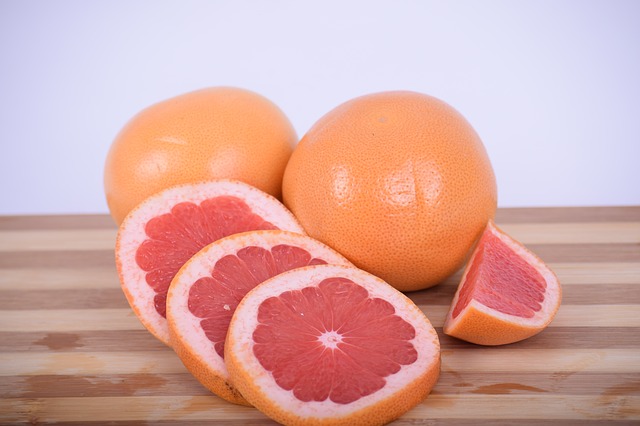 Grapefruit lowers the cholesterol levels