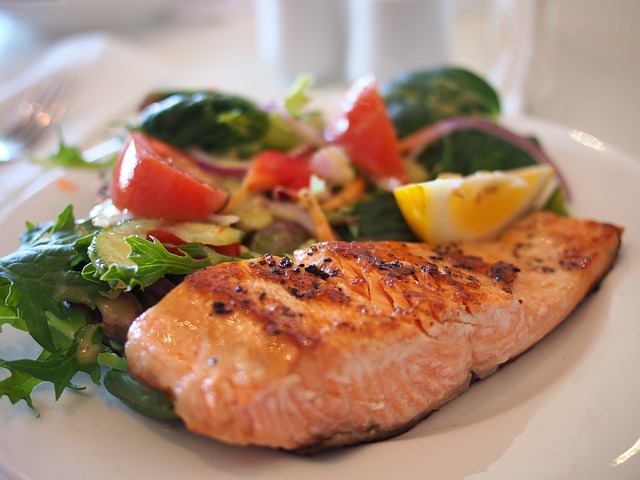 Food with proteins for fat burning